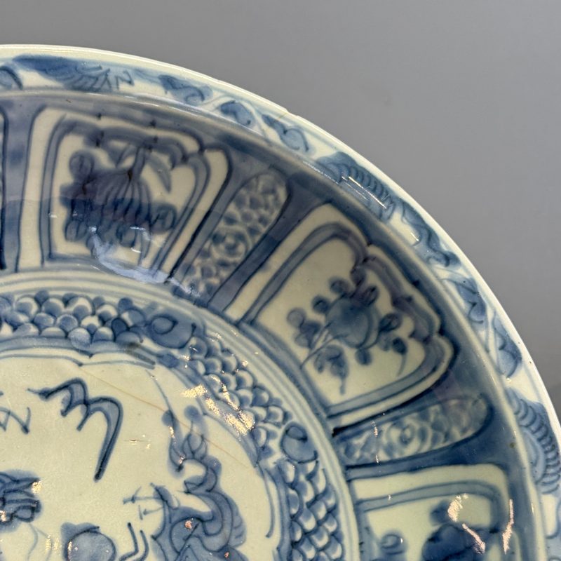 A Chinese Swatow blue and white 'Dragons' dish - 图6