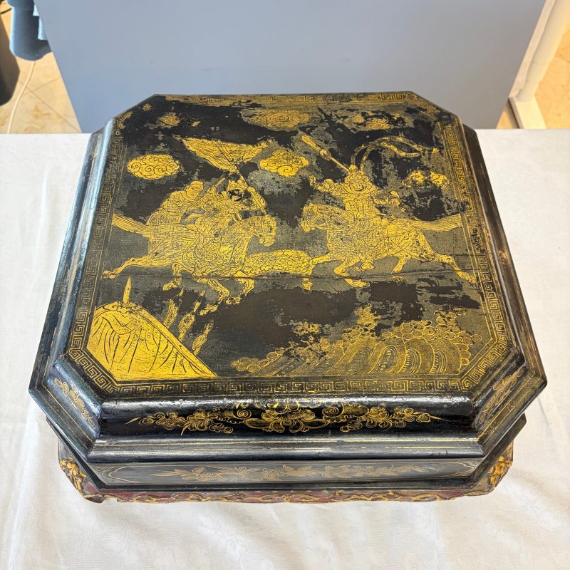 A Chinese polychrome-enamelled nine-piece sweetmeat set in a gilt-lacquered box - 图38