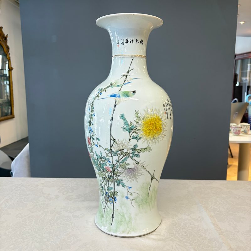 A Chinese famille rose 'Birds Among Flowering Branches' vase - 图7