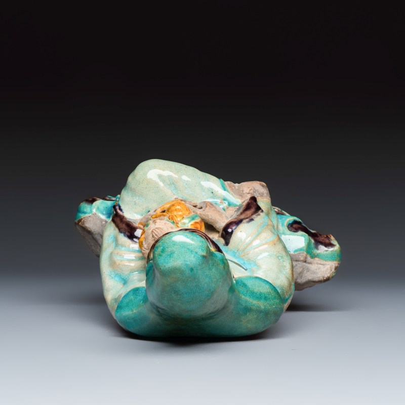 A Chinese Fahua-glazed stoneware 'Guanyin and Child' group - 图6
