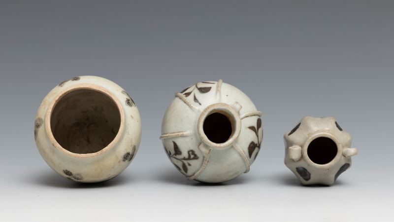 Three brown-splashed Qingbai vessels - 图5