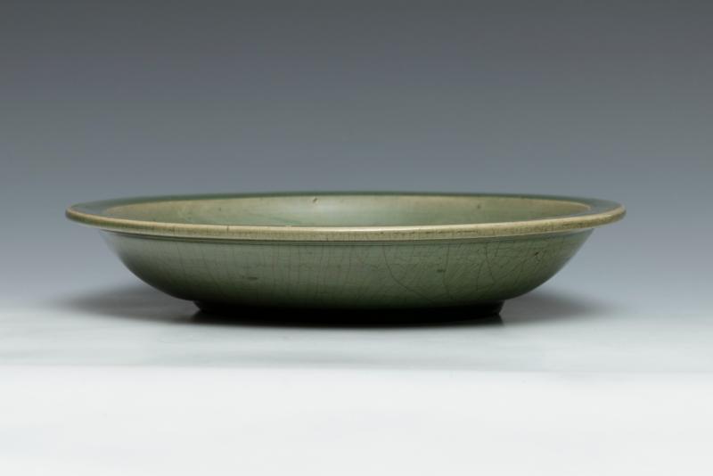 A large Longquan celadon dish - 图4