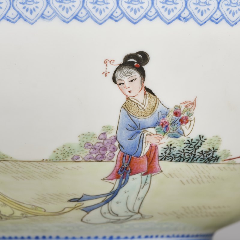 20世纪80年代 粉彩仕女人物大碗 - 图13