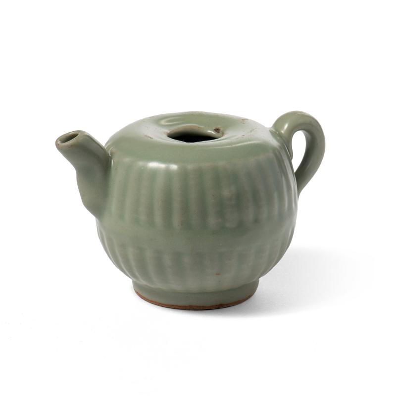 A celadon glazed teapot - 图1