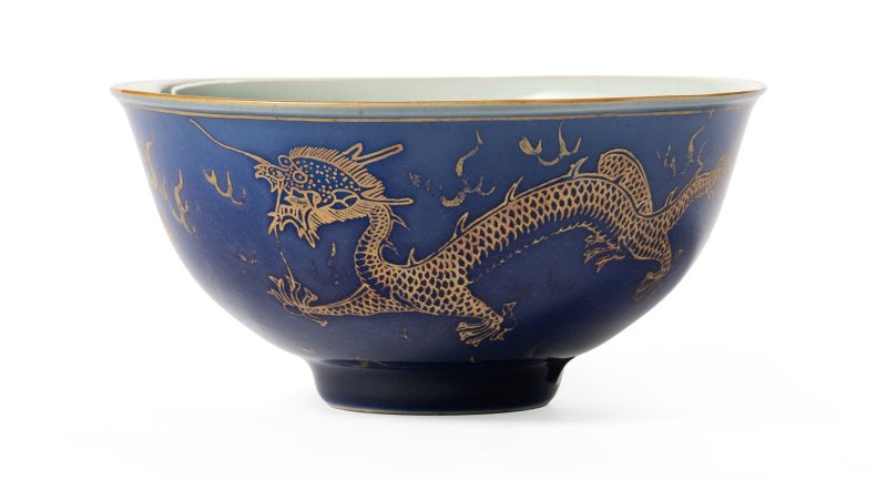 A blue-glazed and gilt-decorated 'dragon' bowl - 图1