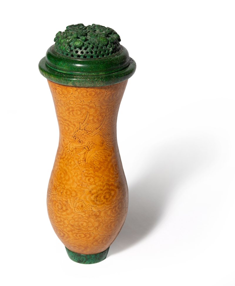 A gourd cricket box with an incised five-clawed dragon