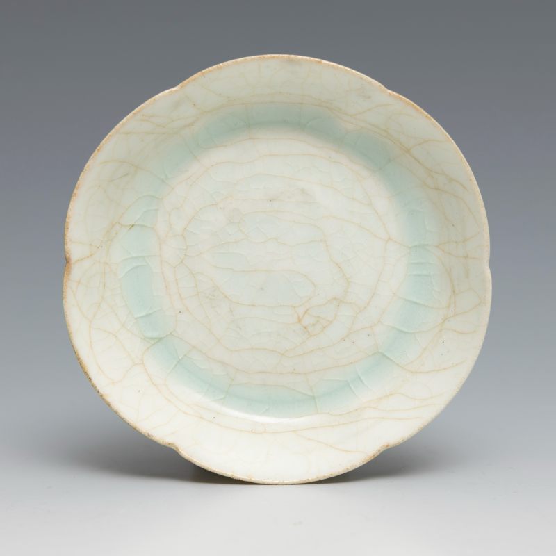 A qingbai-glazed 'lotus' dish - 图2