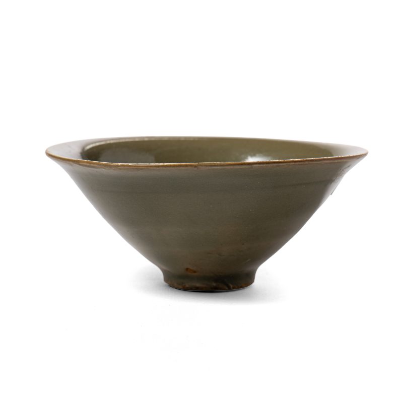 A Longquan celadon conical bowl