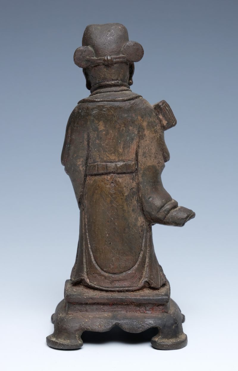 A bronze figure of a Daoist Deity - 图7
