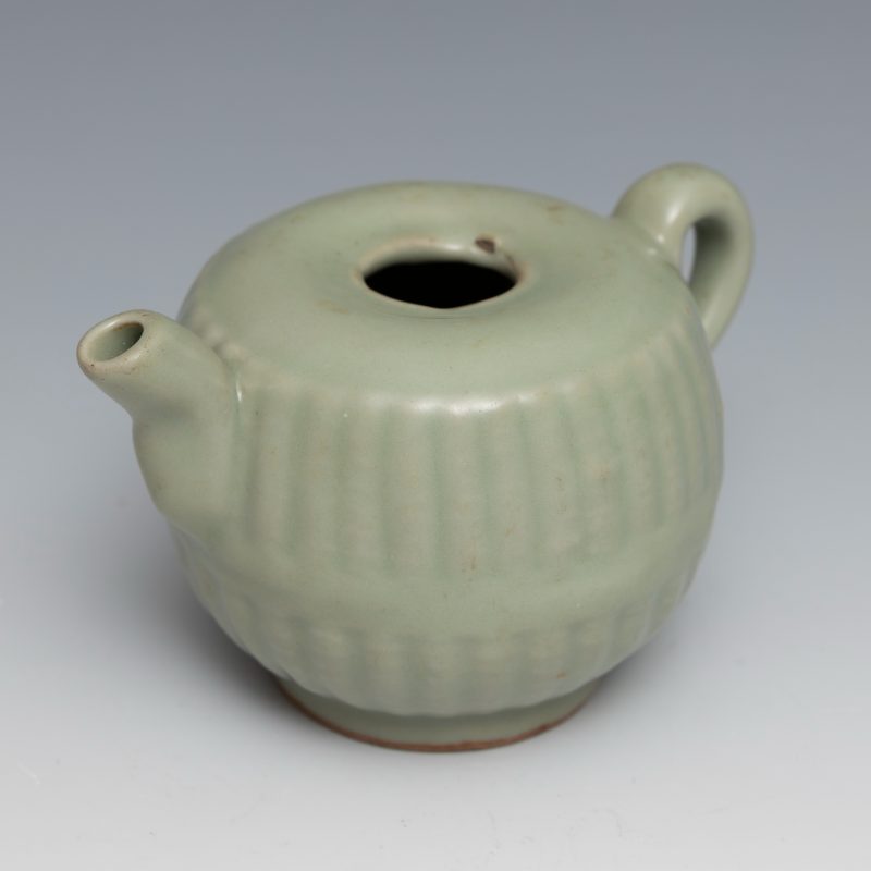 A celadon glazed teapot - 图2