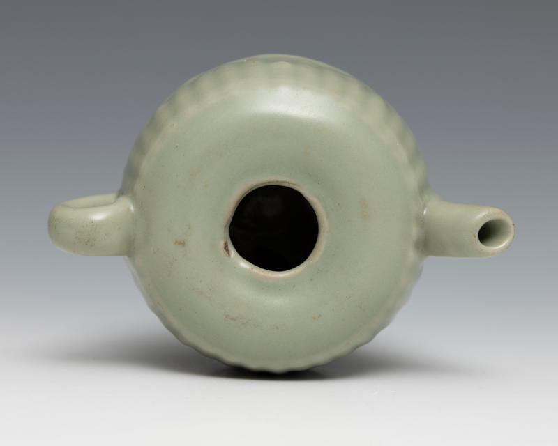 A celadon glazed teapot - 图5