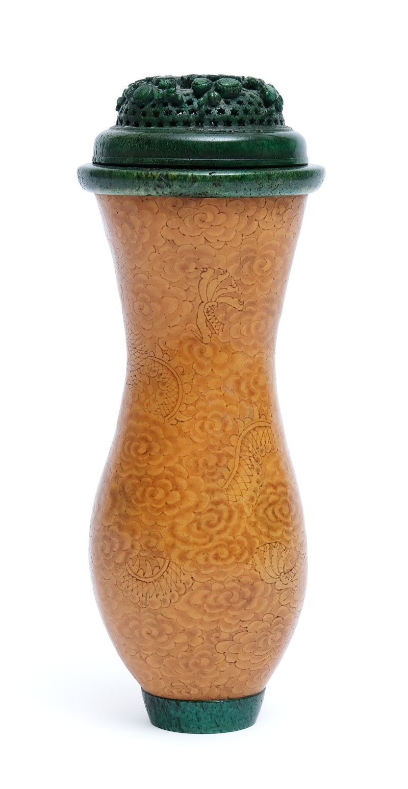 A gourd cricket box with an incised five-clawed dragon - 图4