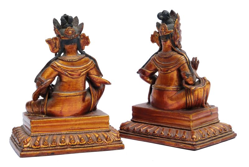 A pair of gilt-lacquered wooden figures of Jambhala - 图3