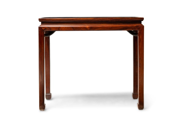 A hardwood lacquered-inset corner-leg table with 'giant's arm' braces - 图3