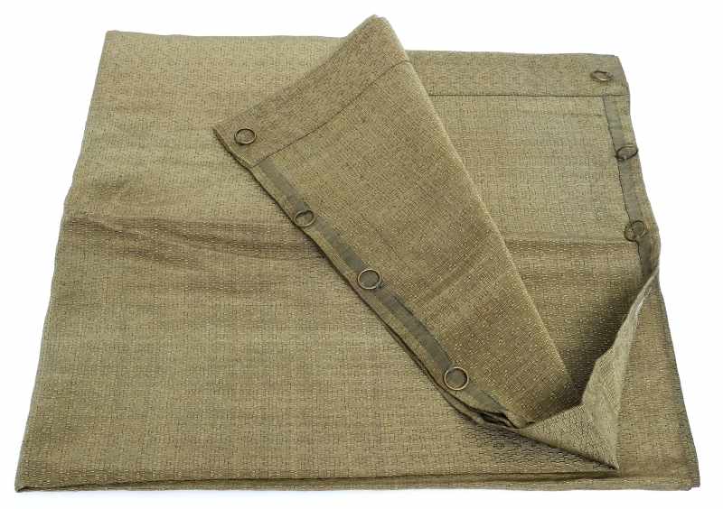 A collection of eight various silk textiles - 图23