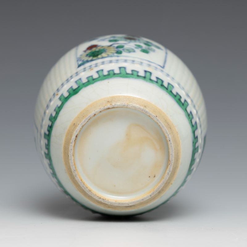A doucai jar with wooden cover - 图5