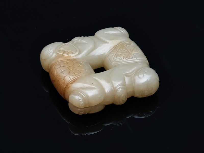 四喜童子 | A jade Si Xi Tongzi (四喜童子) four boys pendant or scroll weight - 图2