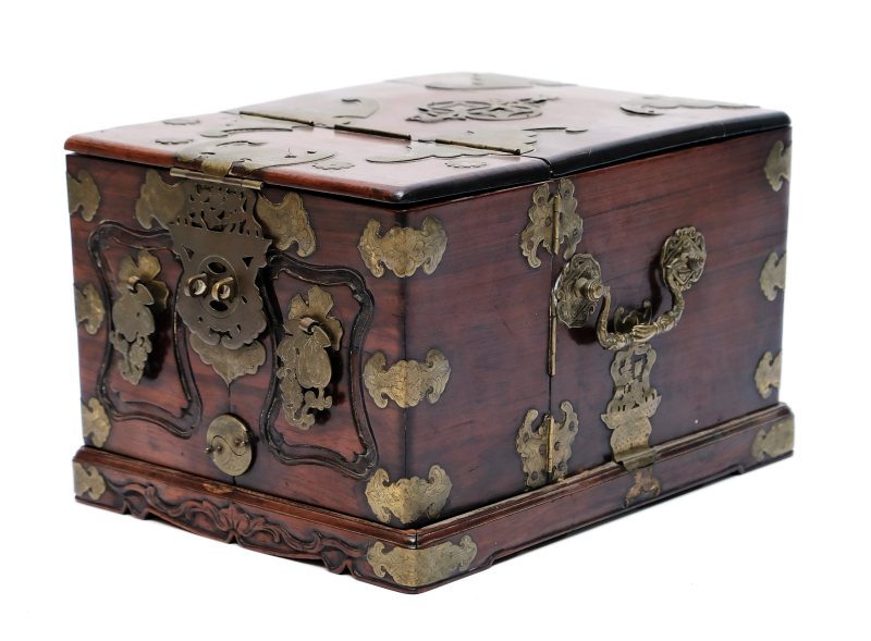 A hardwood brass-mounted jewellery box - 图2