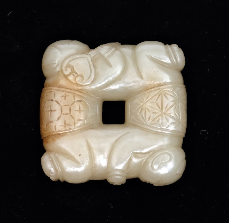 四喜童子 | A jade Si Xi Tongzi (四喜童子) four boys pendant or scroll weight - 图3