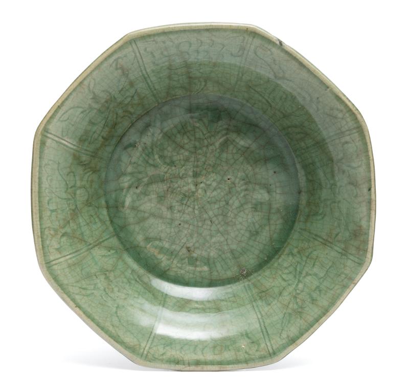 A Longquan celadon incised dish - 图1