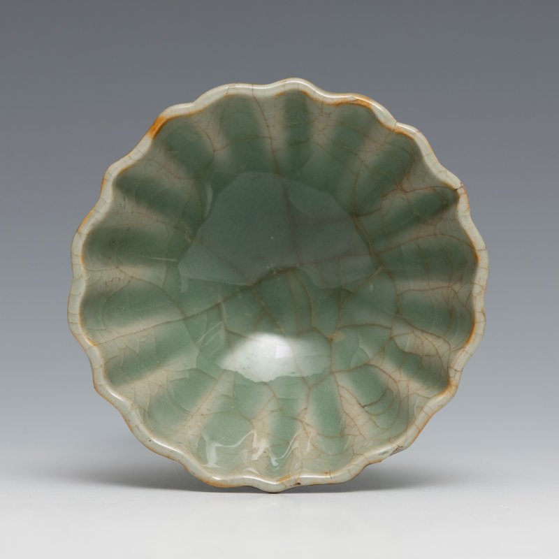 A small celadon 'lotus' cup - 图4