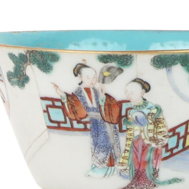 清乾隆 粉彩人物纹马蹄杯 - 图6