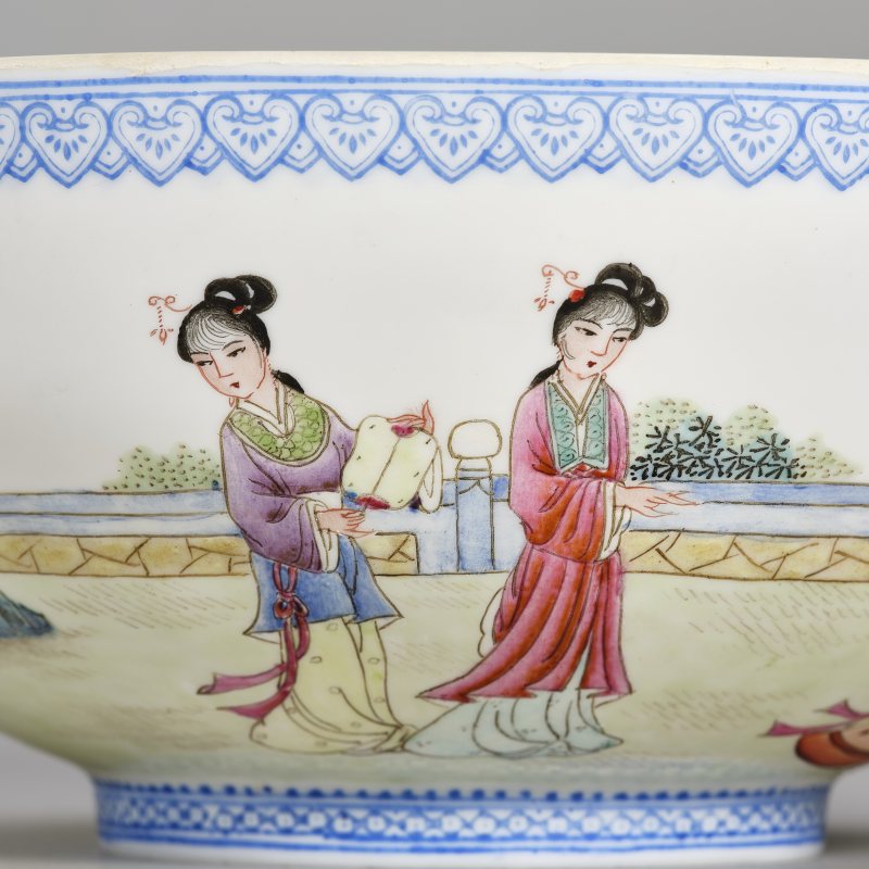 20世纪80年代 粉彩仕女人物大碗 - 图11