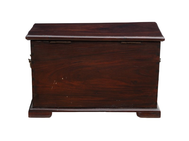 A brass-mounted hardwood chest - 图4