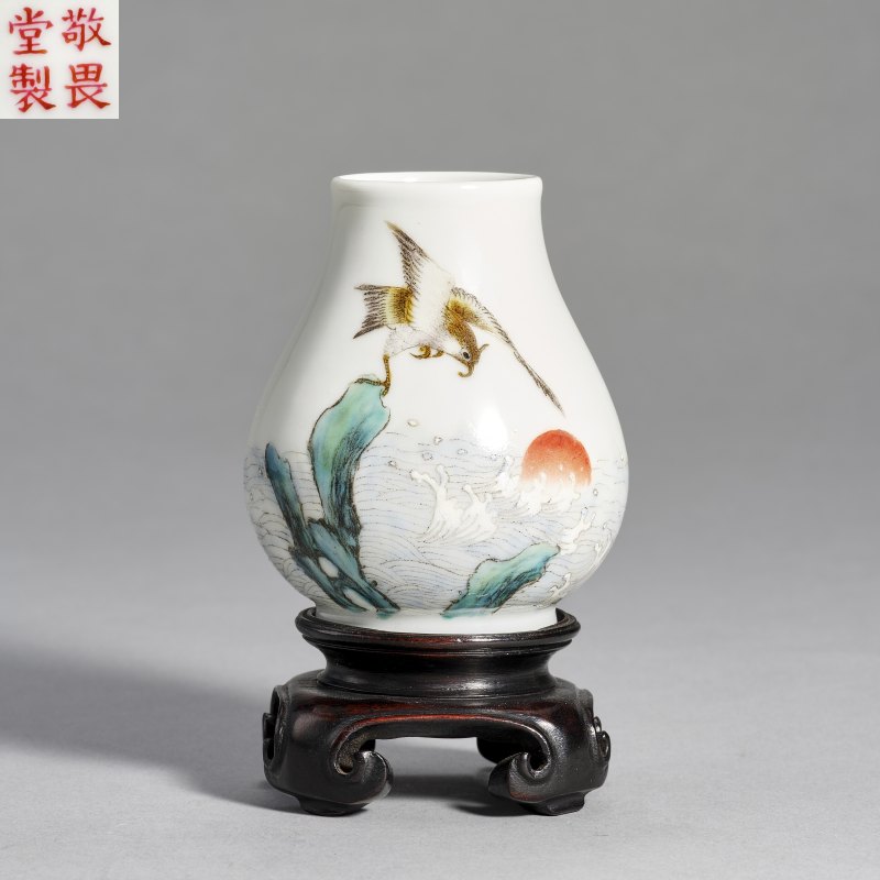 民国 粉彩大展宏图小尊 - 图1