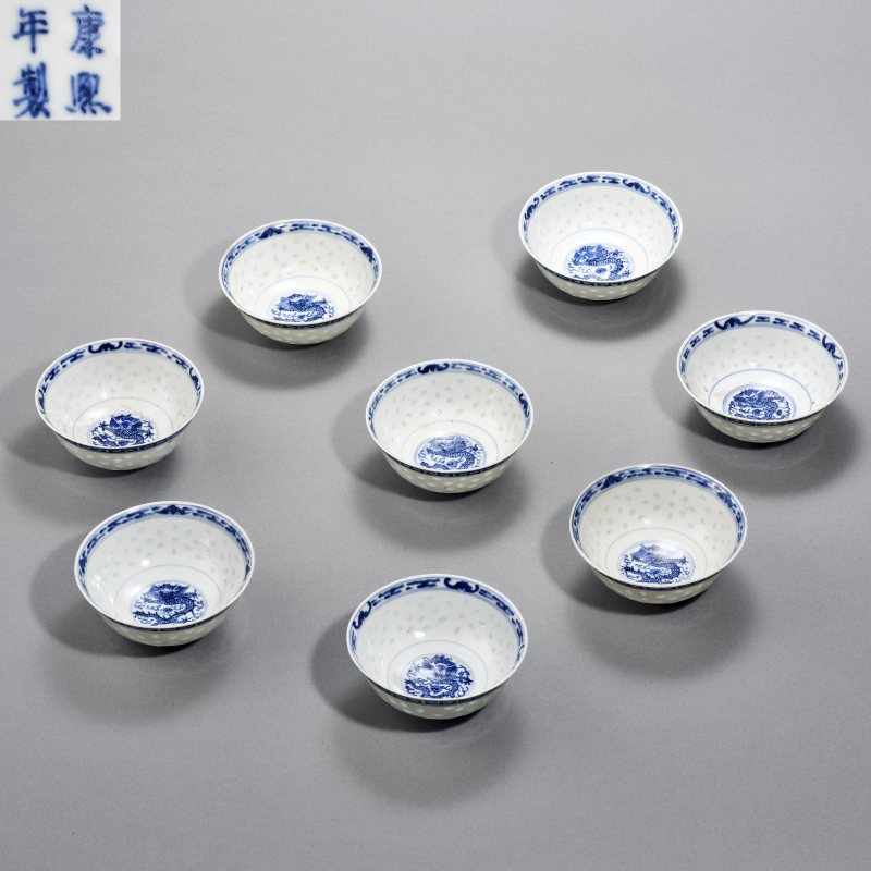 清光绪 青花龙纹玲珑瓷茶圆一组八只