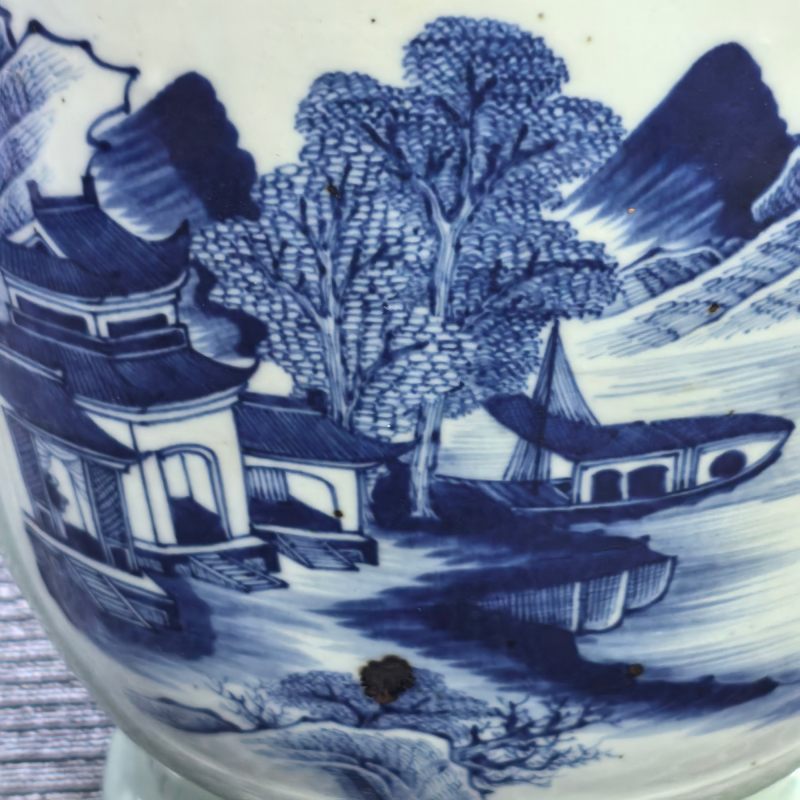 清中期 豆青釉开窗青花山水纹双耳盘口瓶 - 图9
