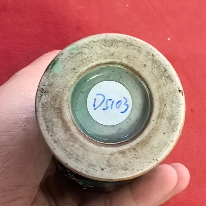 清早期 法华彩堆塑瑞果纹瓶 - 图11