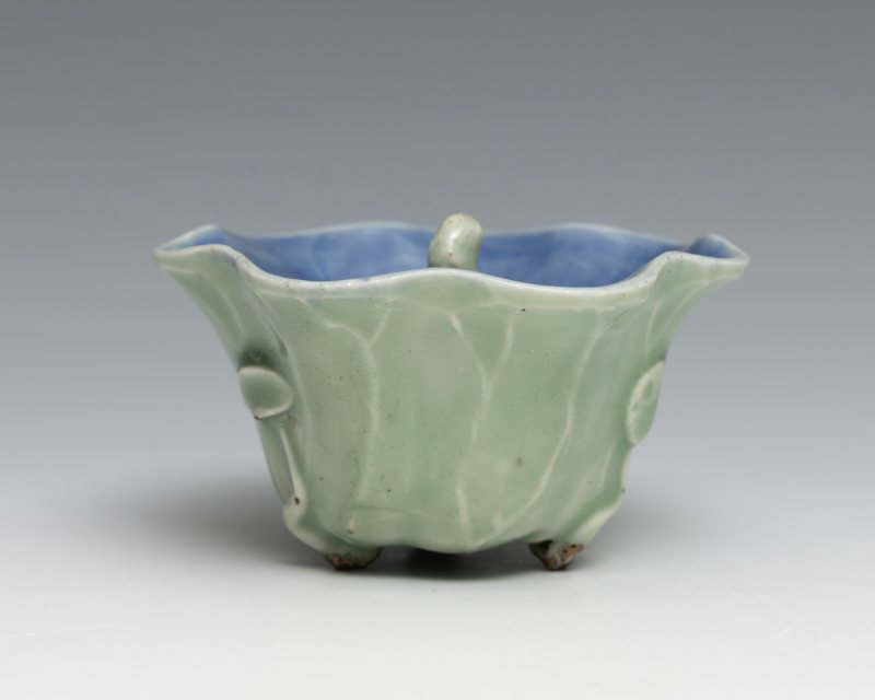 A celadon-glazed 'lotus' puzzle or surprise cup - 图4