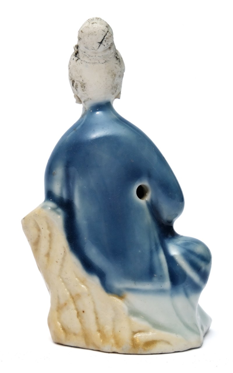 A biscuit and blue-glazed figure of a lady as a water dropper - 图2