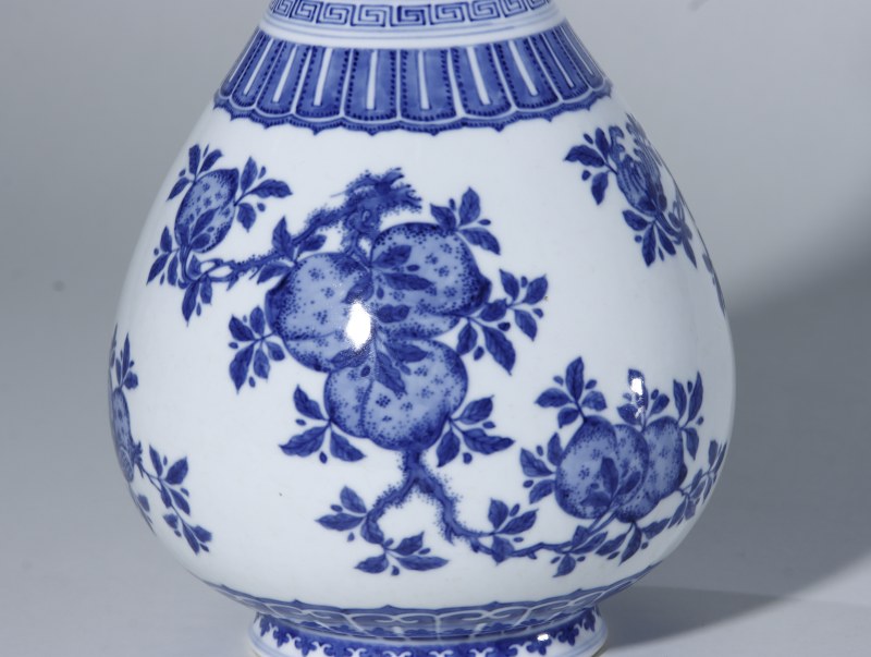 清中期 青花三多纹玉壶春瓶 - 图6
