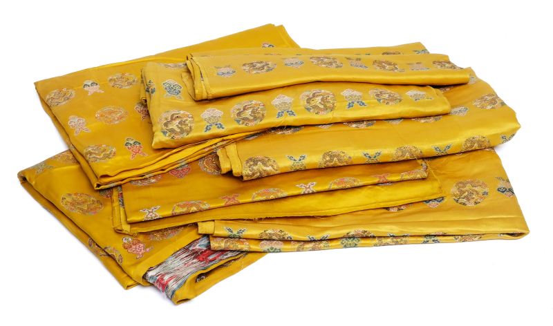 Six yellow-ground silk brocade panels - 图1