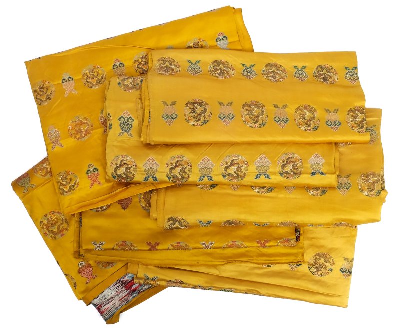 Six yellow-ground silk brocade panels - 图2