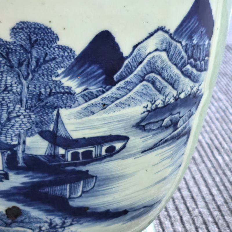 清中期 豆青釉开窗青花山水纹双耳盘口瓶 - 图10