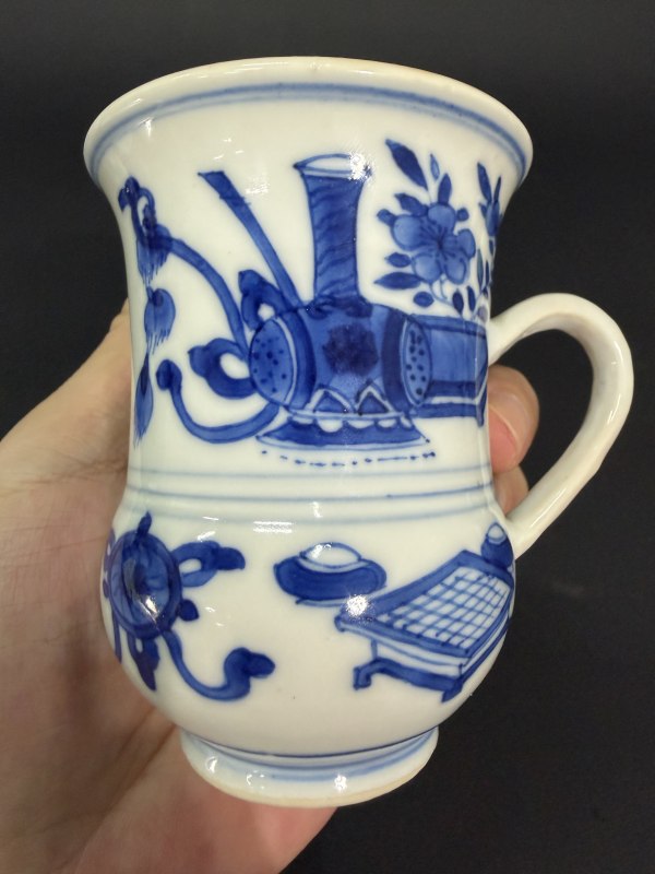 清康熙 青花博古图把杯 - 图10