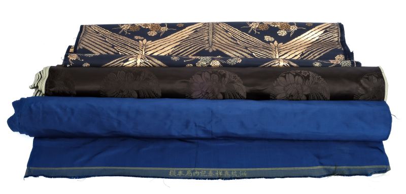 Three silk fabric bolts - 图13