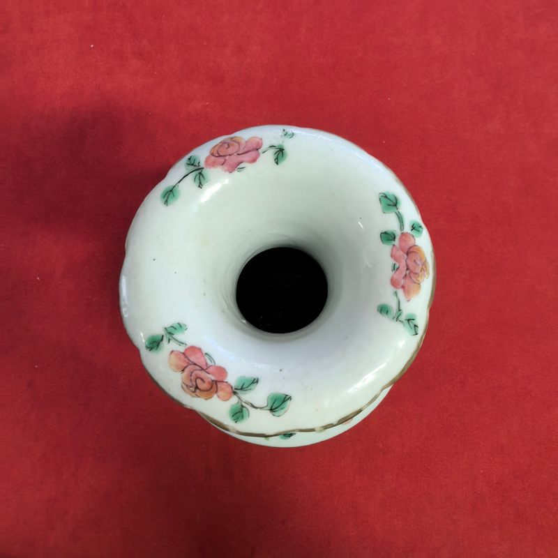 清中晚期 粉彩堆塑螭龙耳赏瓶 - 图6