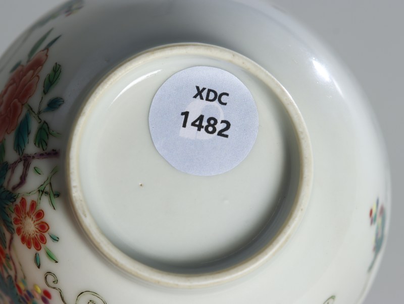 清中期 粉彩过枝松鼠葡萄纹茶圆 - 图6