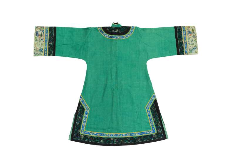 A teal-ground silk damask robe - 图2