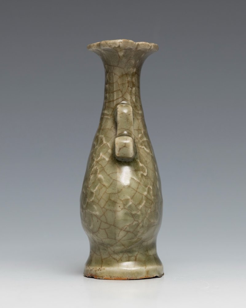 A small Longquan celadon vase - 图5