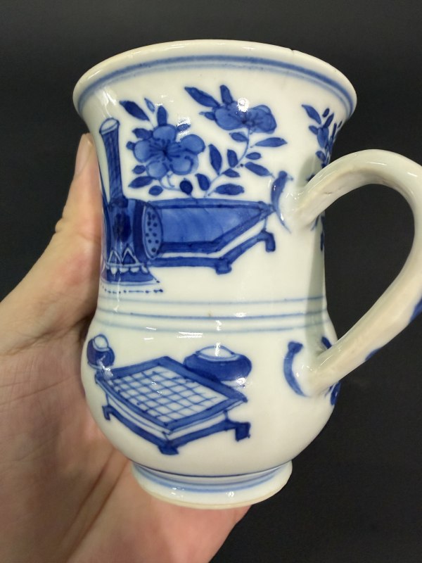 清康熙 青花博古图把杯 - 图11