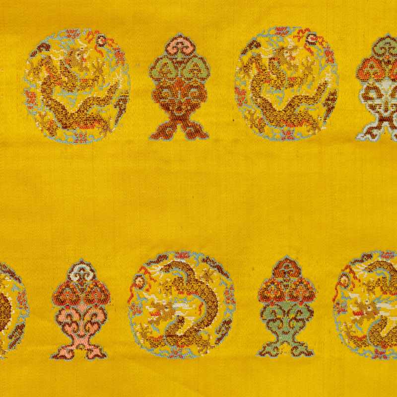 Six yellow-ground silk brocade panels - 图7