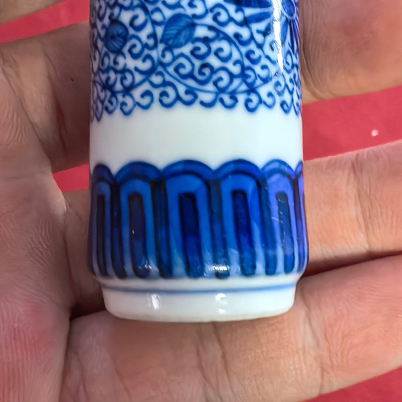 清晚期 青花缠枝花卉纹鼻烟壶 - 图9