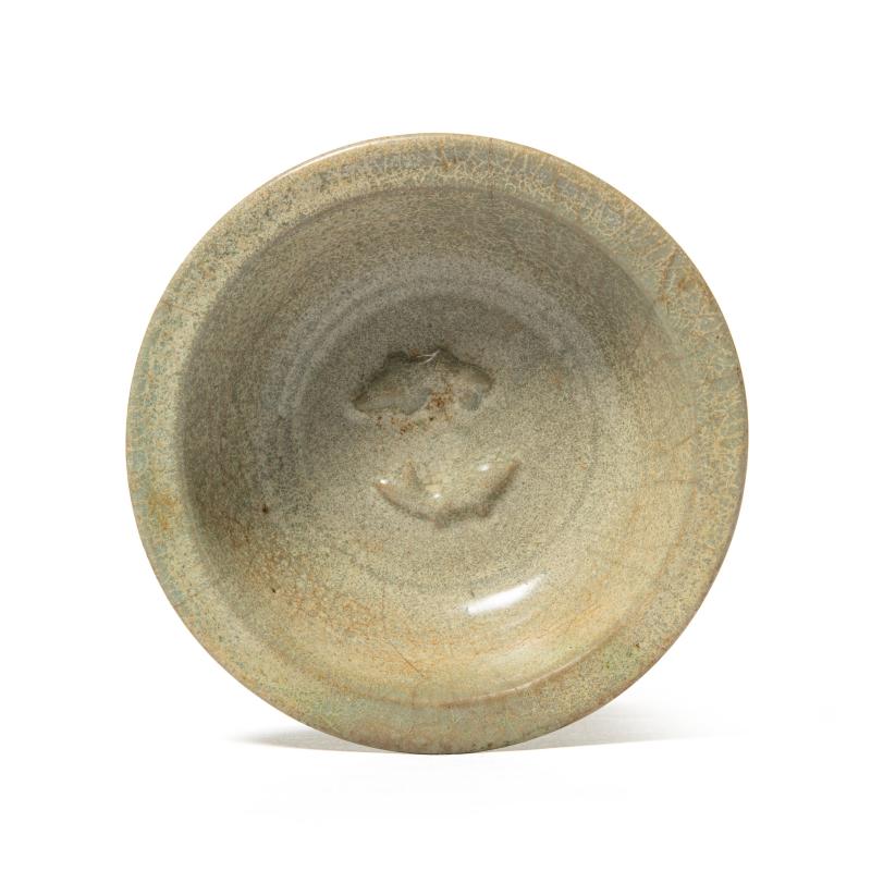 A small Longquan celadon 'twin-fish' dish - 图1