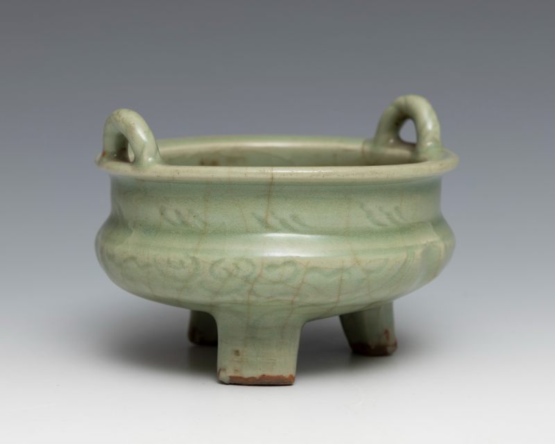 A Longquan celadon tripod censer - 图4
