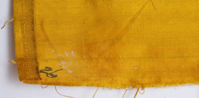 Six yellow-ground silk brocade panels - 图14